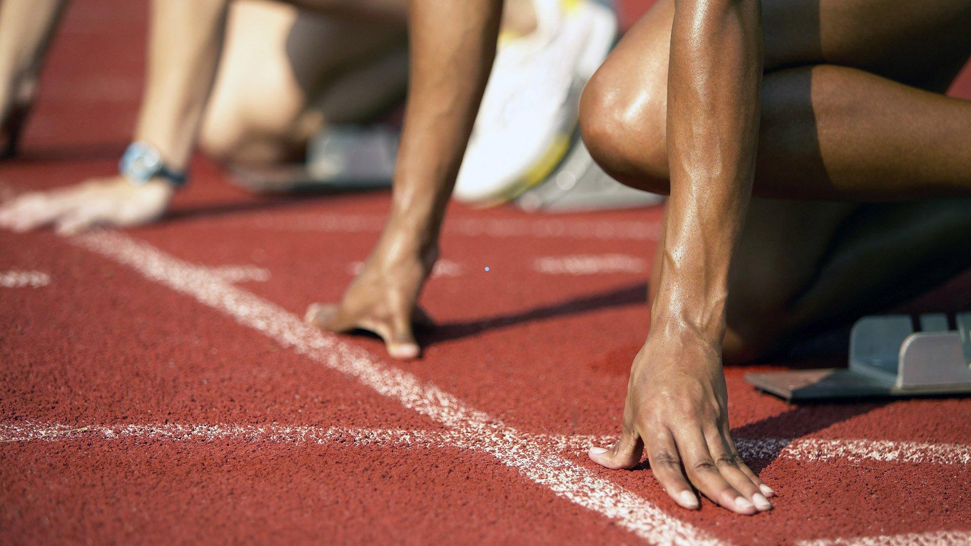 【中国体彩网官方首页】德容公开怒斥比利亚雷亚尔球员暴力犯规，足球场上的底线何在？