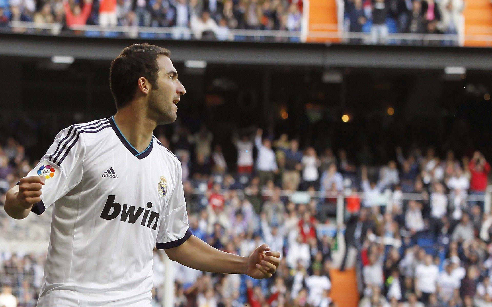 德罗赞总分攀至历史第22位，距库里仅180分之差，传奇得分手的崭新里程碑